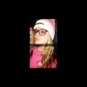 Meet your Posher, Jobi